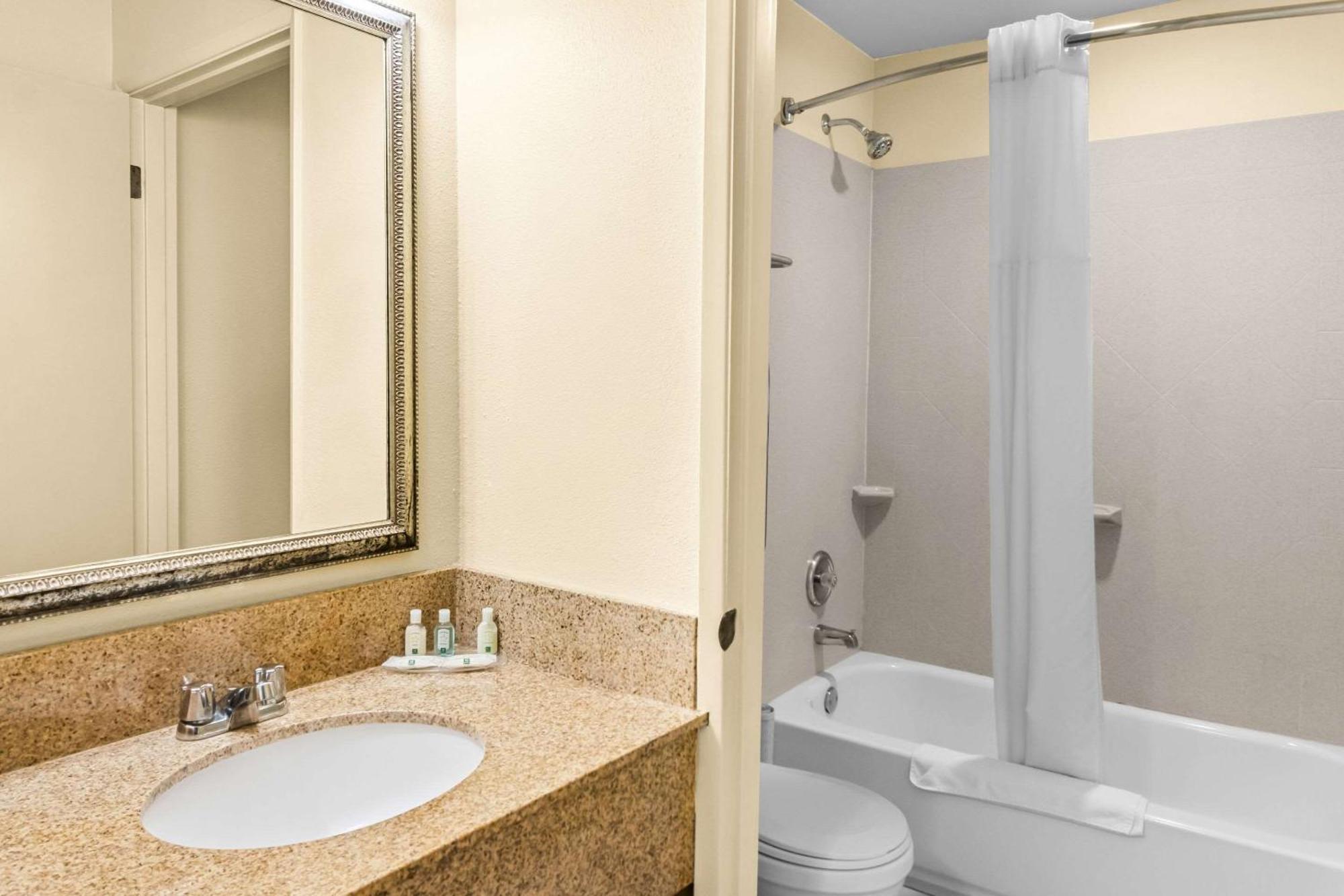 Quality Inn & Suites Vancouver - Hazel Dell Ngoại thất bức ảnh