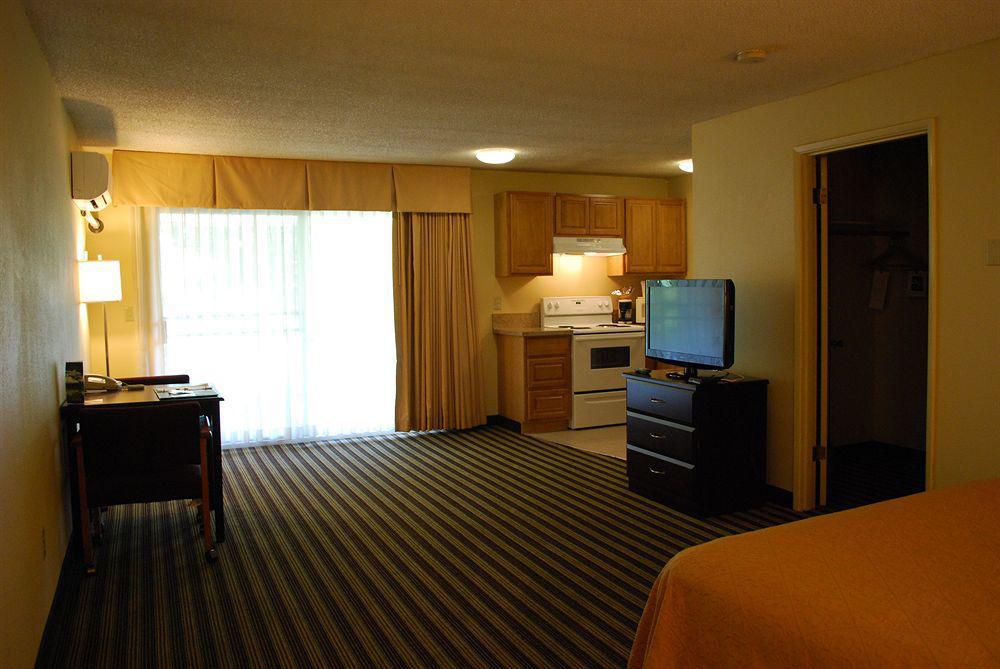 Quality Inn & Suites Vancouver - Hazel Dell Ngoại thất bức ảnh
